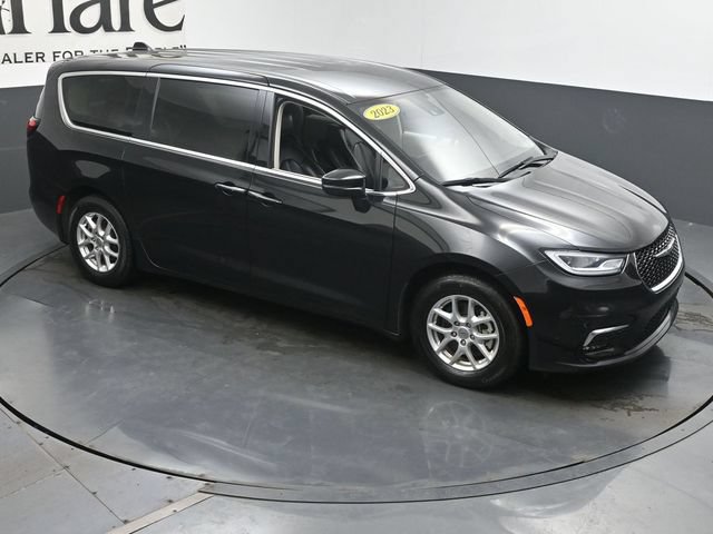 Used 2023 Chrysler Pacifica Touring-L FWD image 42