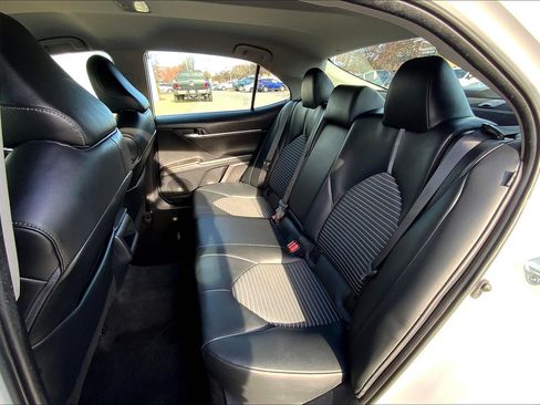 Used 2022 Toyota Camry SE FWD image 30