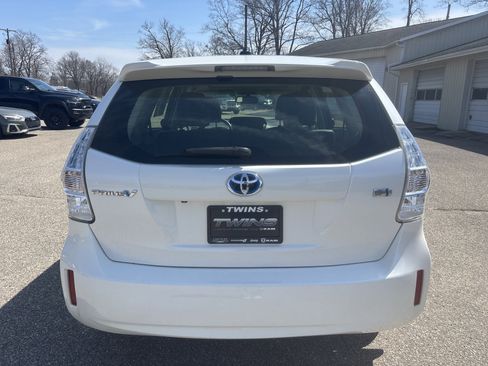 Used 2012 Toyota Prius V Five image 5