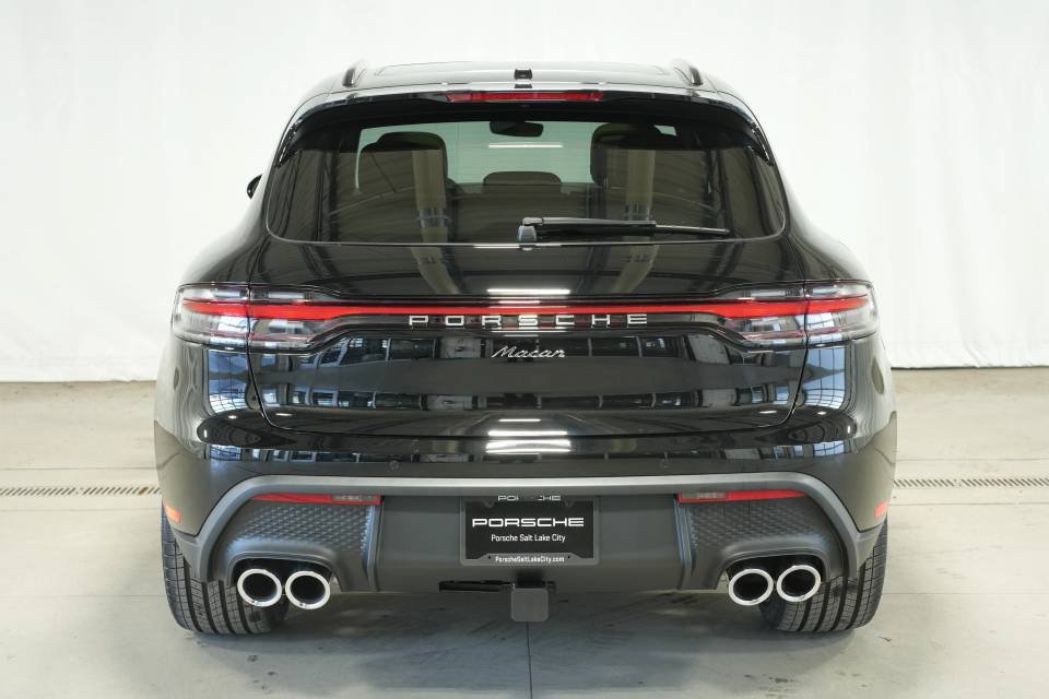 Certified 2026 Porsche Macan AWD/4WD image 12