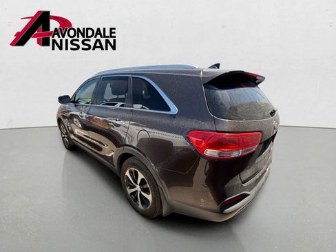 Used 2017 Kia Sorento EX FWD image 2