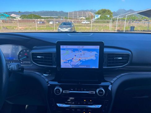 Used 2023 Ford Explorer Limited image 17