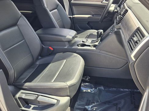 Used 2022 Volkswagen Atlas Cross Sport SE image 20