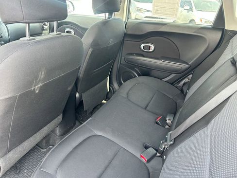 Used 2017 Kia Soul + FWD image 28