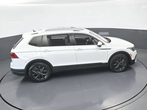 Used 2024 Volkswagen Tiguan SE FWD image 50