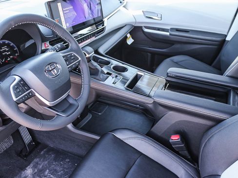 New 2026 Toyota Sienna XSE image 20