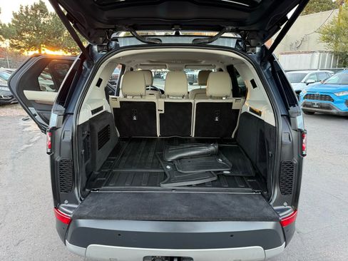 Used 2019 Land Rover Discovery HSE image 46