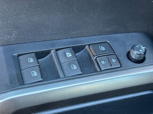 Used 2019 Toyota Tacoma SR5 image 12