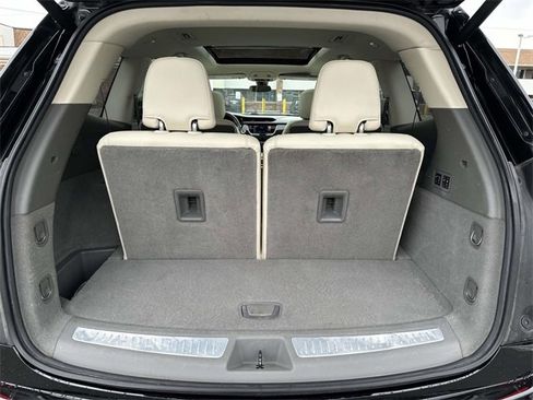 Used 2021 Cadillac XT6 Premium Luxury image 38