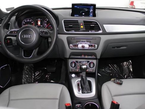 Used 2018 Audi Q3 2.0T Premium Plus w/ Premium Plus Package image 2