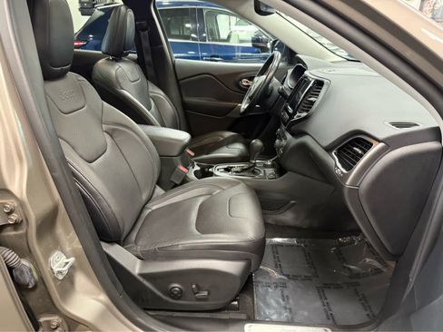 Used 2021 Jeep Cherokee Limited AWD/4WD image 27