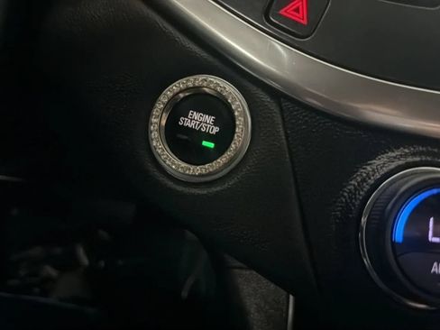 Used 2019 Chevrolet Impala LT FWD image 15