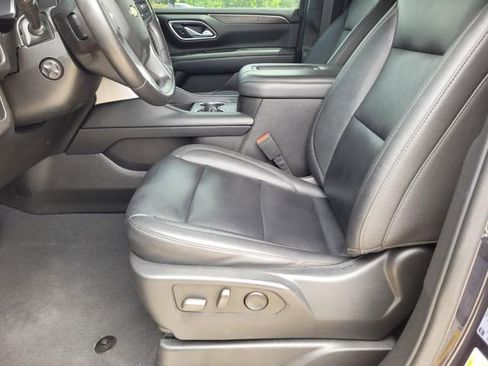 Used 2022 Chevrolet Tahoe LT w/ Luxury Package AWD/4WD image 15