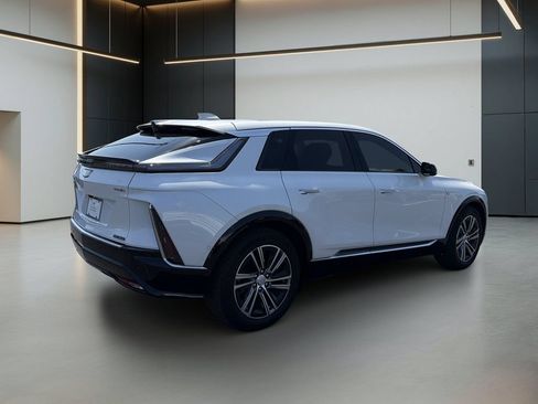 Certified 2024 Cadillac Lyriq Luxury RWD image 6