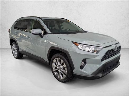 Used 2019 Toyota RAV4 XLE Premium image 4