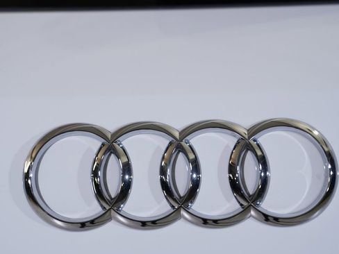 Used 2025 Audi Q3 2.0T Premium w/ Convenience Package image 27