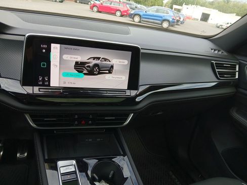 New 2026 Volkswagen Atlas Cross Sport SEL Premium R-Line image 17