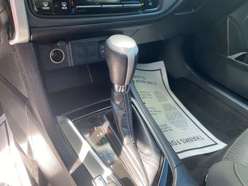 Used 2019 Toyota Corolla LE image 17