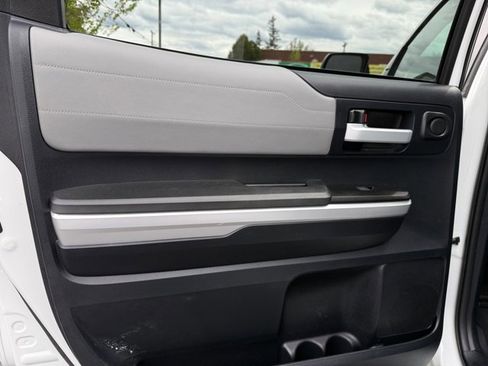 Used 2014 Toyota Tundra Limited w/ Limited Premium Package AWD/4WD image 31