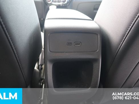 Used 2025 Chevrolet Trax LT w/ LT Convenience Package FWD image 24