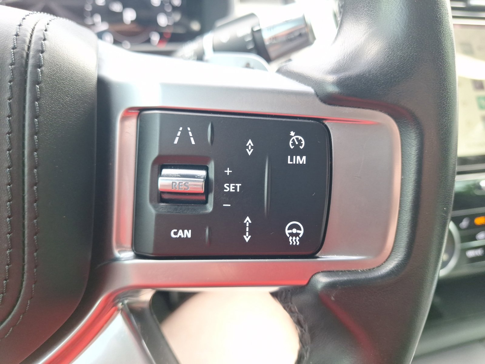 Used 2021 Land Rover Discovery HSE R-Dynamic AWD/4WD image 22