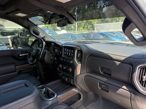 Used 2020 Chevrolet Silverado 1500 High Country AWD/4WD image 14