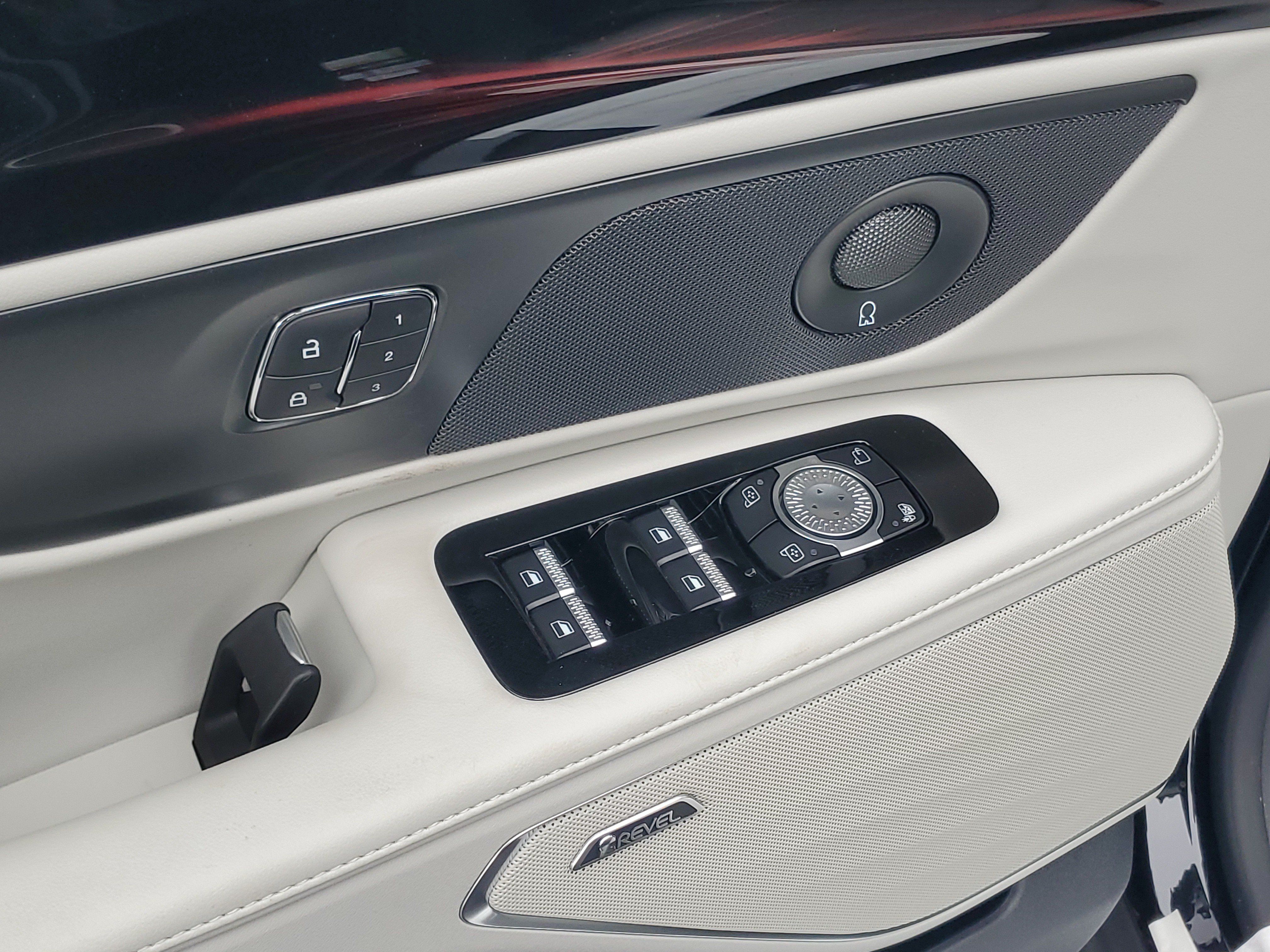 New 2026 Lincoln Nautilus Reserve w/ Jet Appearance Package AWD/4WD image 9