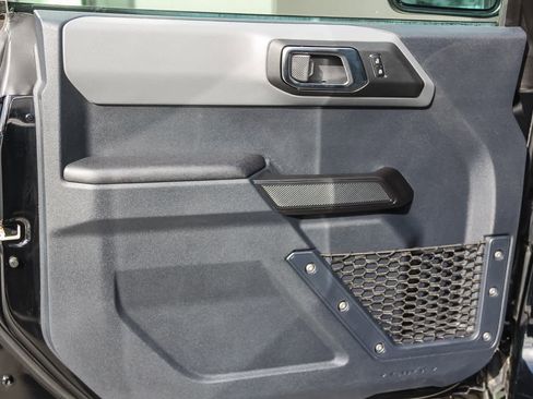 Used 2024 Ford Bronco Black Diamond image 16