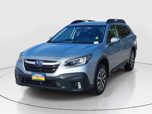 Used 2020 Subaru Outback Premium image 3