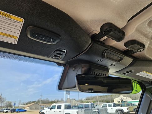 Used 2020 Jeep Wrangler Rubicon image 25