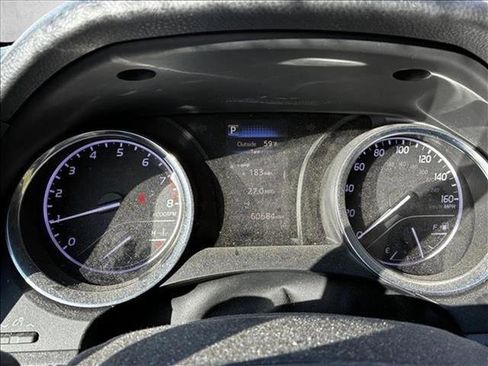 Used 2018 Toyota Camry LE image 13