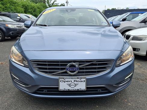 Used 2017 Volvo S60 T5 Inscription w/ Climate Package AWD/4WD image 2
