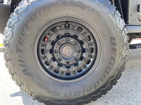 Used 2017 Jeep Wrangler Unlimited Rubicon image 37