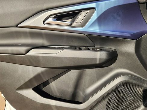 New 2026 Chevrolet Equinox EV LT image 16