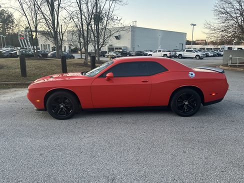 Used 2023 Dodge Challenger SXT image 7