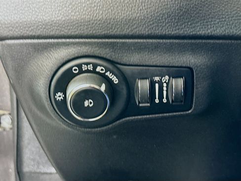 Used 2019 Jeep Compass Trailhawk image 16