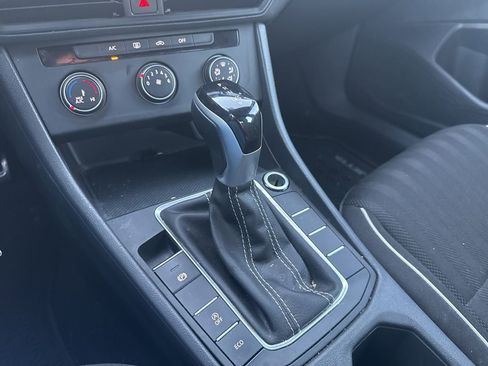 Used 2023 Volkswagen Jetta Sport image 19