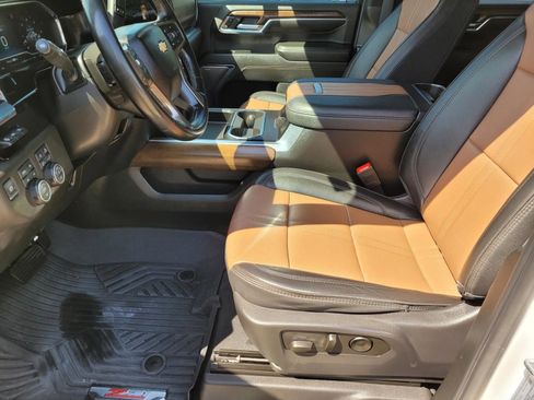 Used 2024 Chevrolet Silverado 2500 High Country w/ High Country Premium Package AWD/4WD image 23