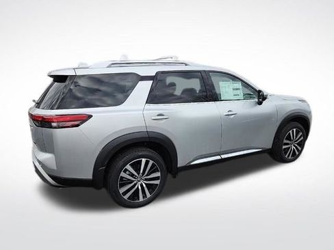 New 2025 Nissan Pathfinder Platinum w/ Cargo Package image 8
