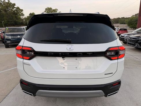 Used 2025 Honda Pilot Touring image 19