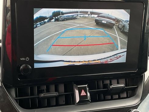 Used 2025 Toyota Corolla LE image 29