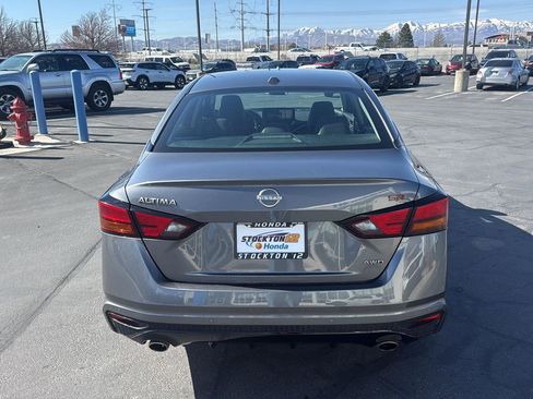 Used 2024 Nissan Altima 2.5 SR w/ SR Premium Package image 8