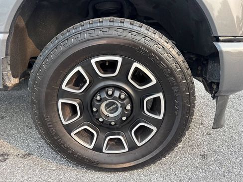 Used 2023 Ford F250 Platinum AWD/4WD image 33