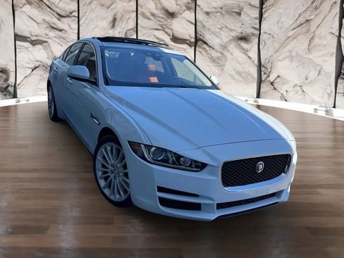 Used 2018 Jaguar XE Portfolio RWD image 13