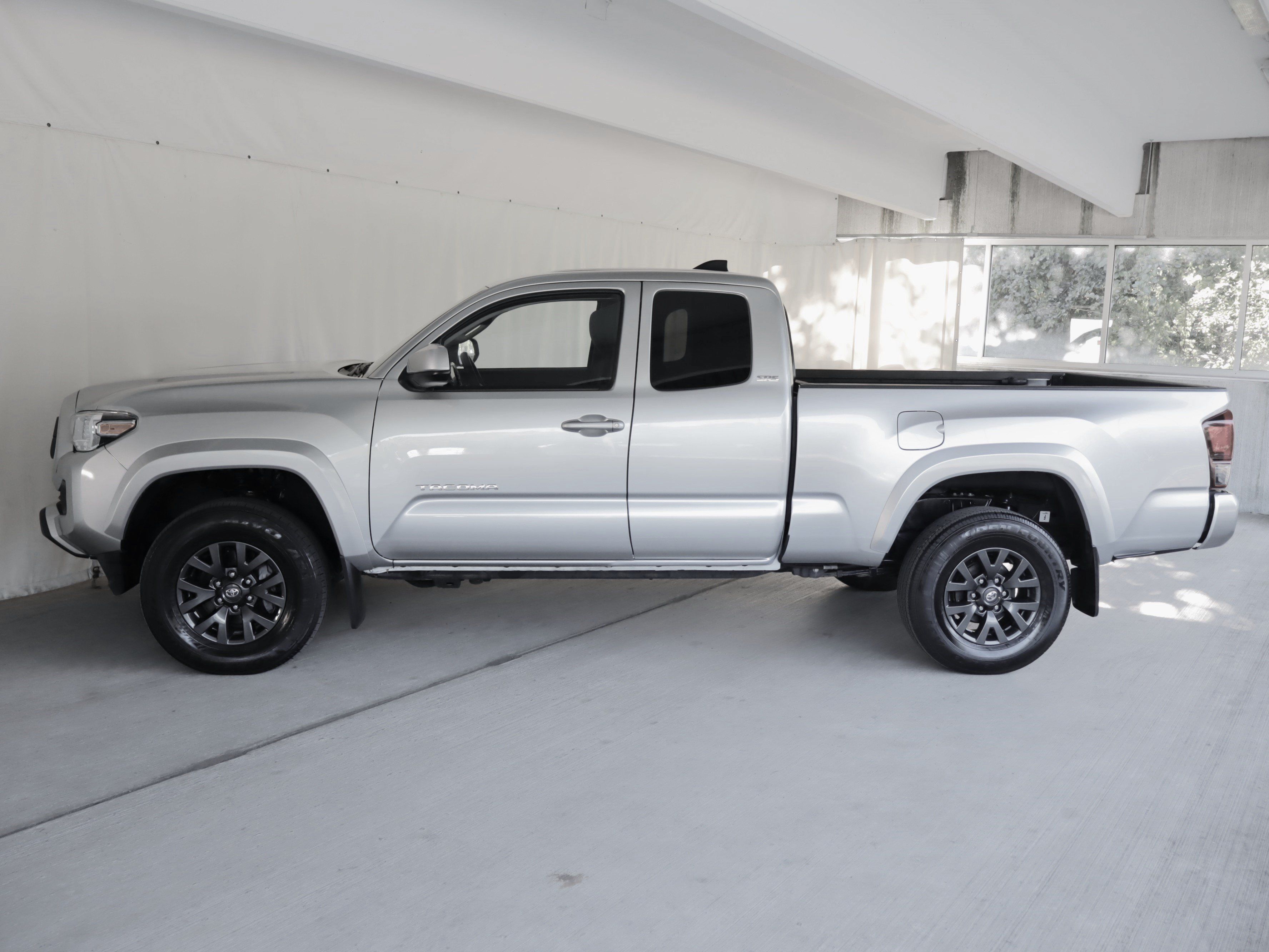 Used 2022 Toyota Tacoma SR5 AWD/4WD image 22