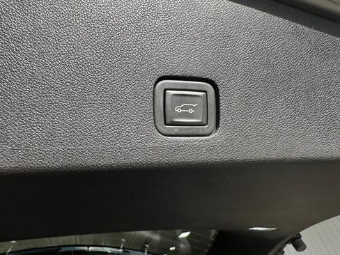 Used 2023 Cadillac XT6 Premium Luxury w/ Technology Package image 52