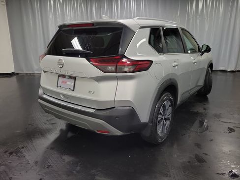 Used 2022 Nissan Rogue SV w/ SV Premium Package FWD image 8