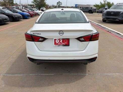 New 2026 Nissan Altima 2.5 SV FWD image 4