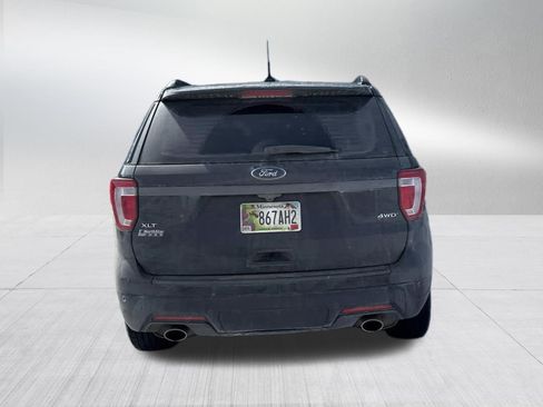 Used 2018 Ford Explorer XLT w/ Equipment Group 202A image 6