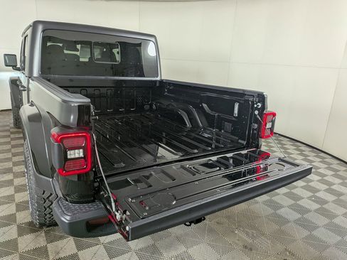 New 2026 Jeep Gladiator Sport AWD/4WD image 9